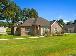 19234 Plantation Trace Dr, Livingston, LA 70754