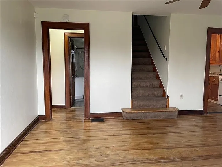 700 3rd St — Photo 3