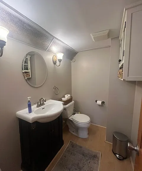 33 Bancroft St #33 — Photo 18