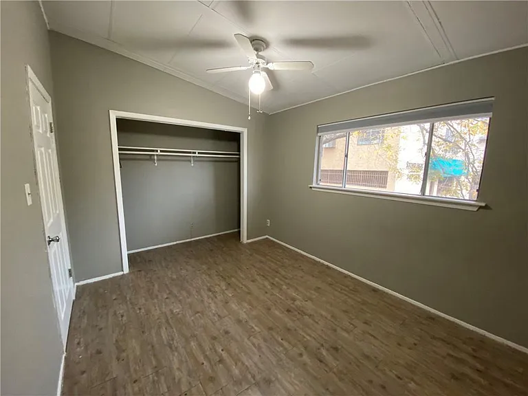 2413 Leon St #101 — Photo 13