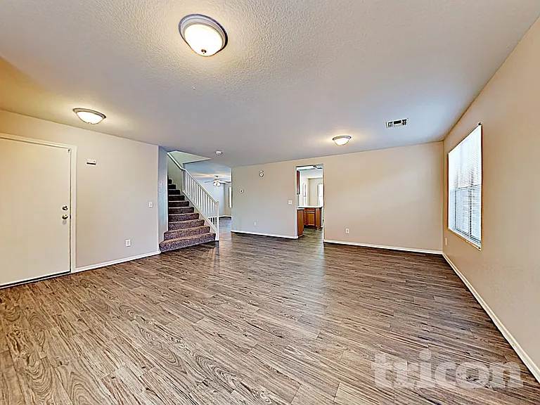 2626 W Spencer Run — Photo 2