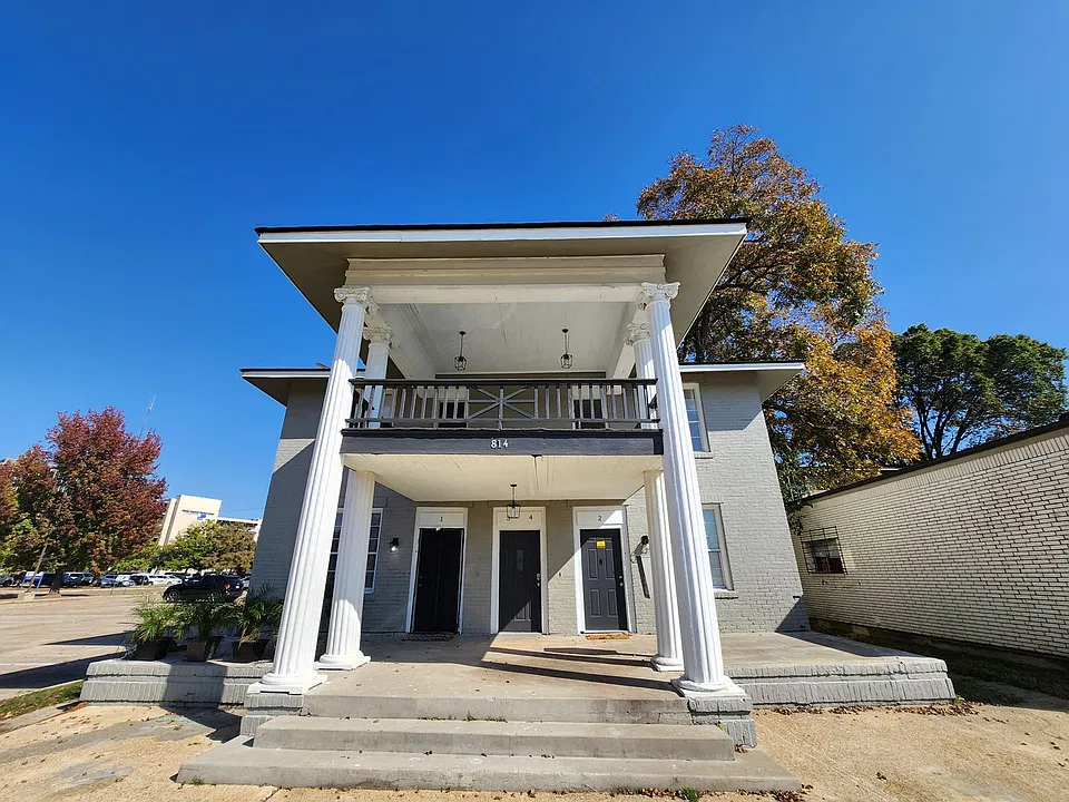 814 Main St