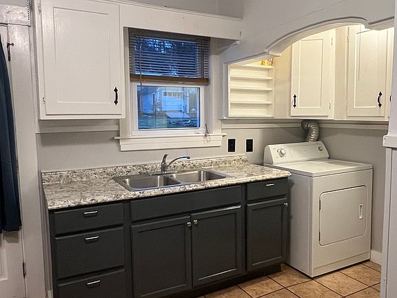4th image of 54A Maple St #A