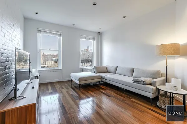 Rented by Bond New York | media 1