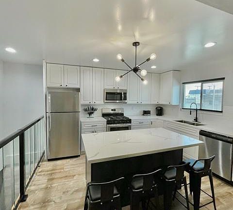 5th image of 753 Manhattan Beach Blvd #A