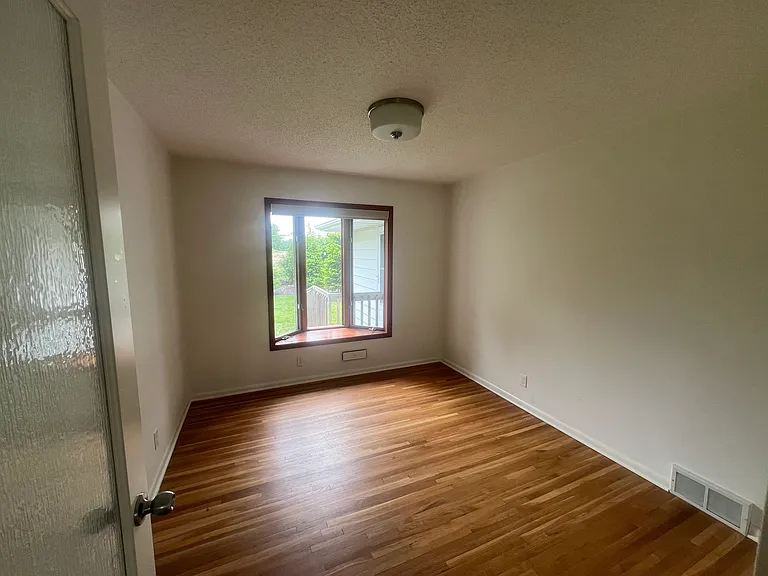 8507 Penn Cir — Photo 12