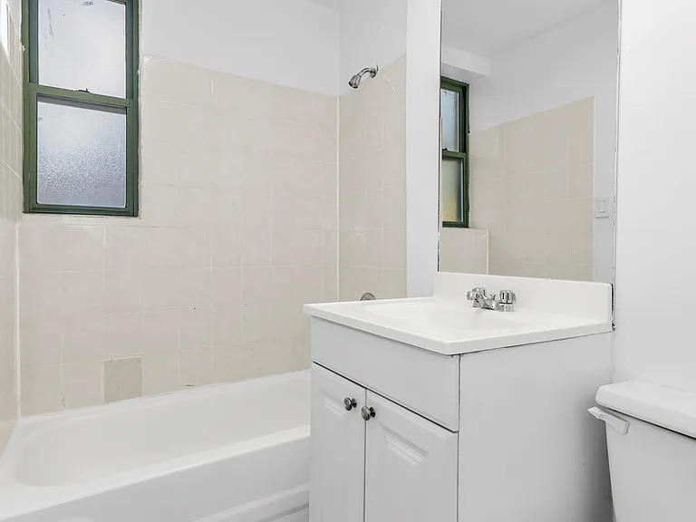 240 W 64th St #4G — Photo 2