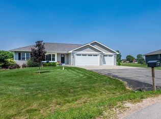 5350 Buttke Ct, Omro, WI 54963