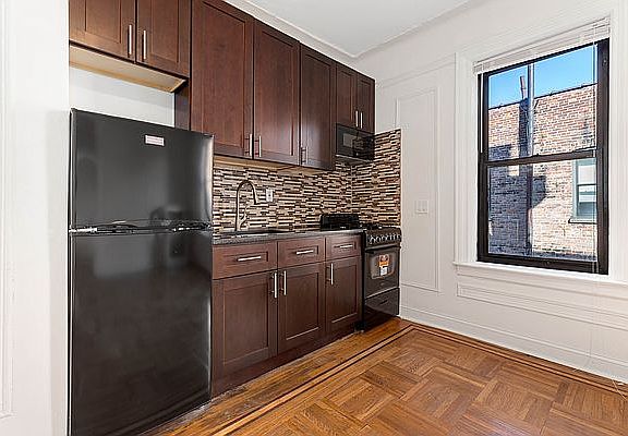 2nd image of 2 Seaman Ave APT 4G