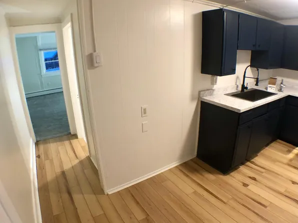 16 Pleasant St #E, Essex Junction, VT 05452