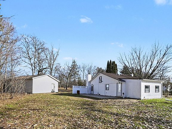 3rd image of 8846 E State Rd