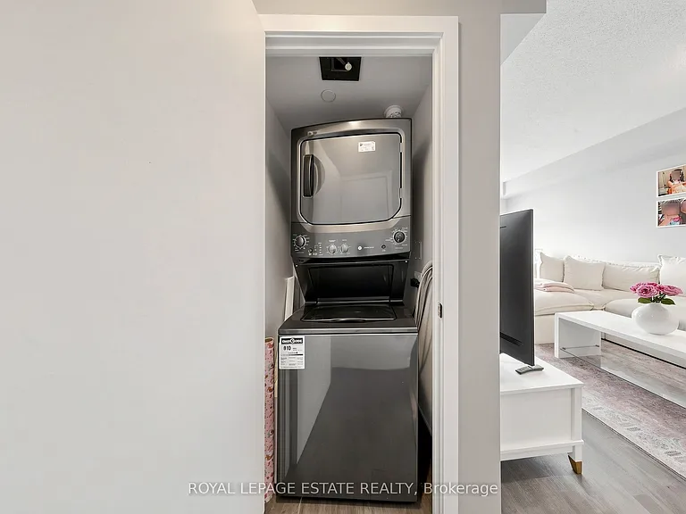 8 Trent Ave #504 — Photo 16