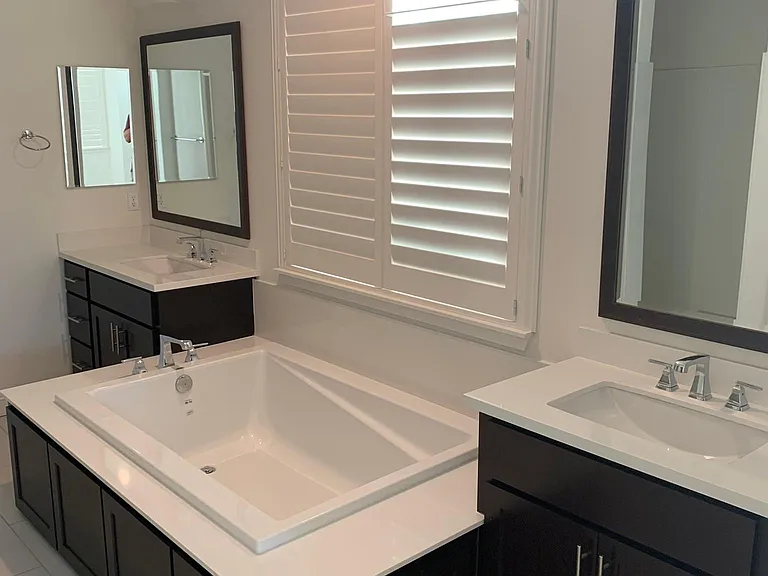 Master bath right side