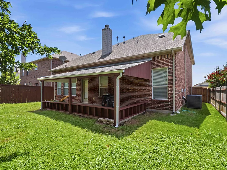 807 Clear Water Dr — Photo 35