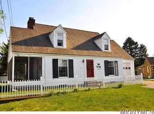 25 West Dr, New York Mills, NY 13417