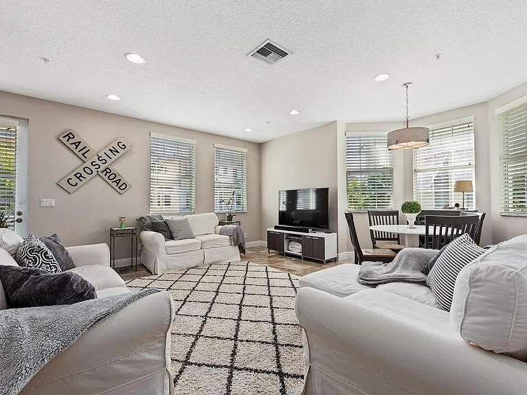 4321 Savannah Bay Pl — Photo 4