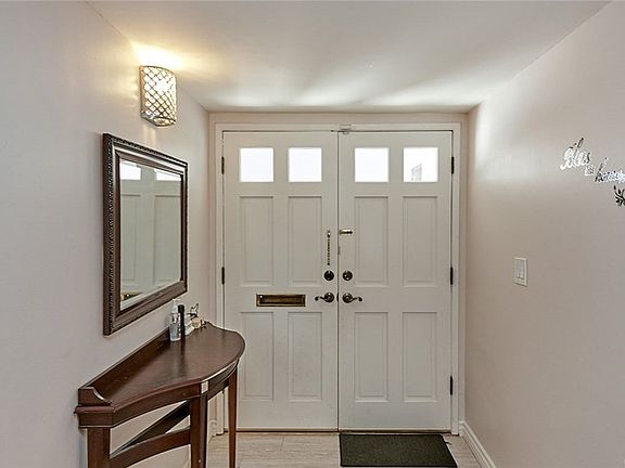 2nd image of 16637 Tuba St