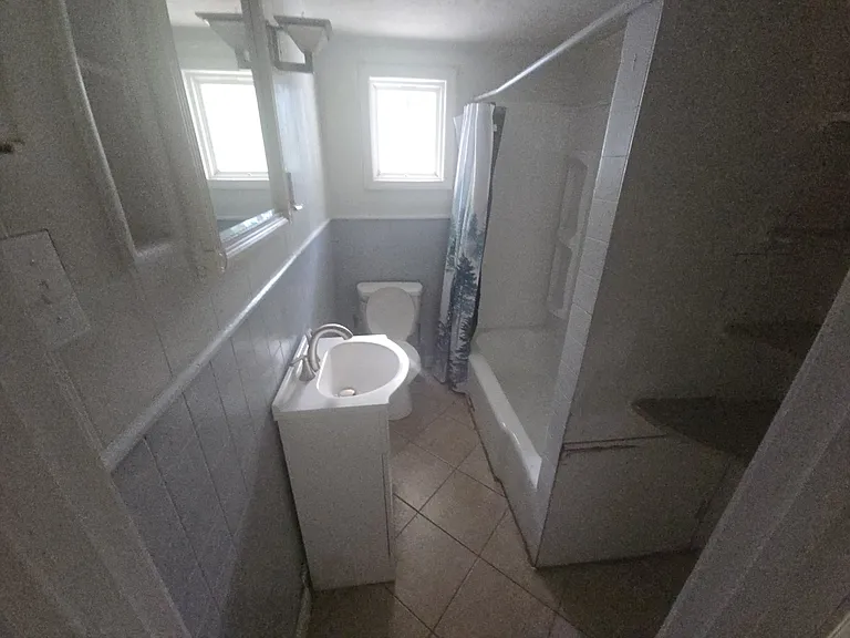 209 Burch St — Photo 6