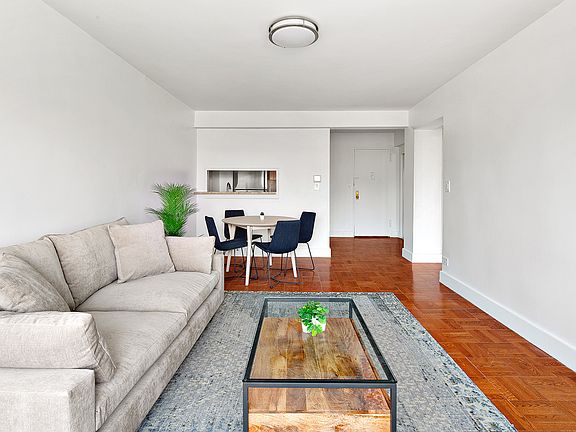 2nd image of 33 Greenwich Ave APT 9H
