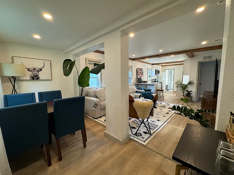 3036 Emerson Ave S — Photo 3