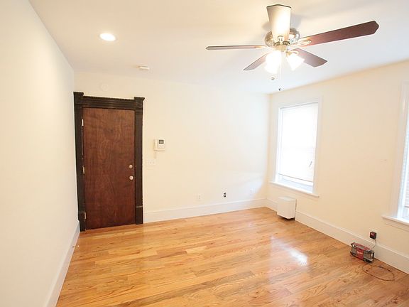 5th image of 1628 Green St #3R