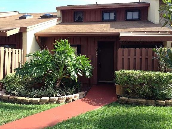 2nd image of 468 SE 14th St #468