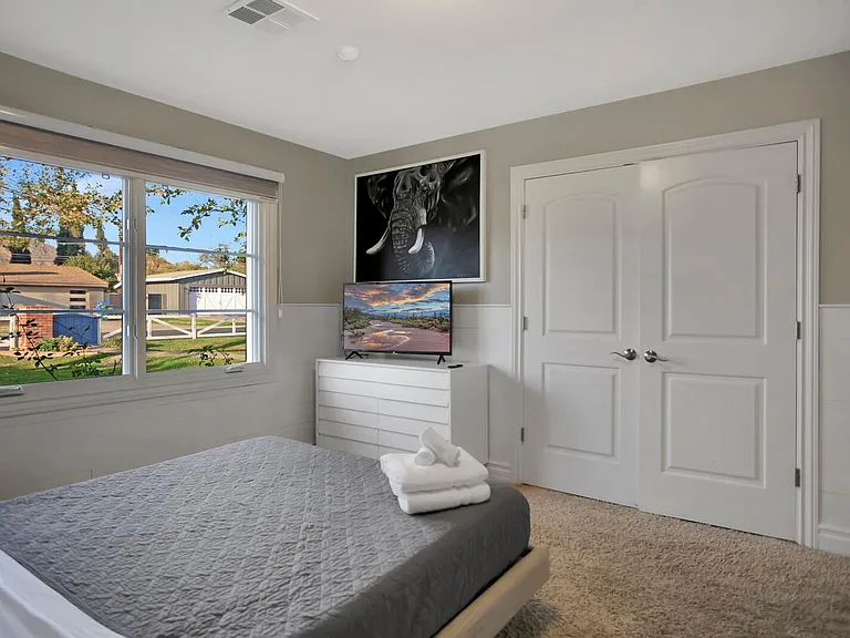 5441 E Flower St — Photo 35