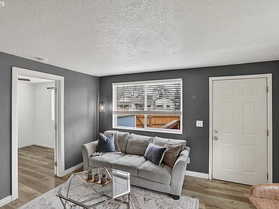 4th image of 821 Deer Island Rd