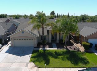 567 N Morningside Dr, Dinuba, CA 93618