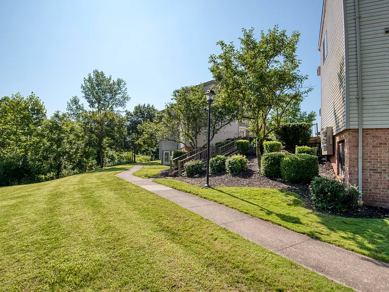 Colonial Terrace and Village Apartments — Photo 25