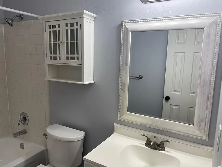 124 Locke St #B — Photo 9