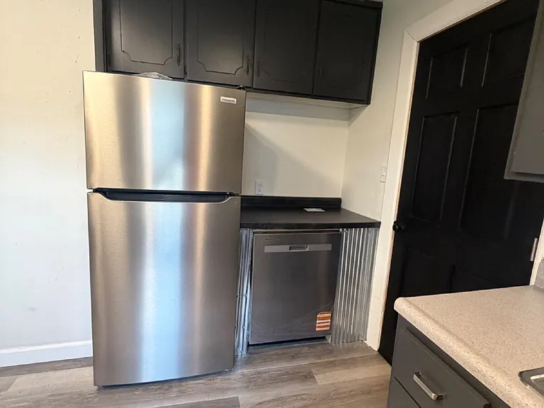 2116 W Elm St — Photo 8