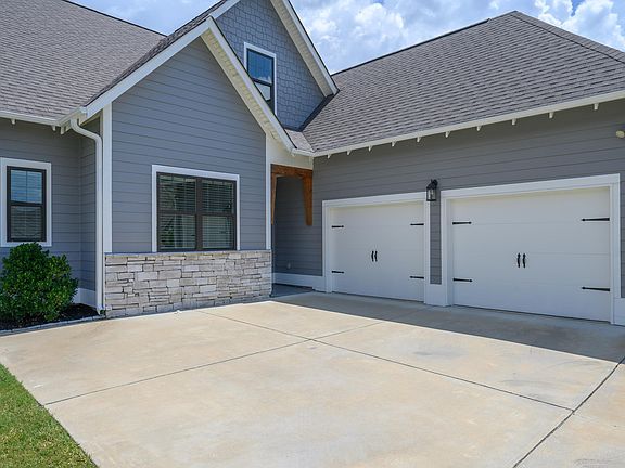 2nd image of 835 Griffin Park Cir