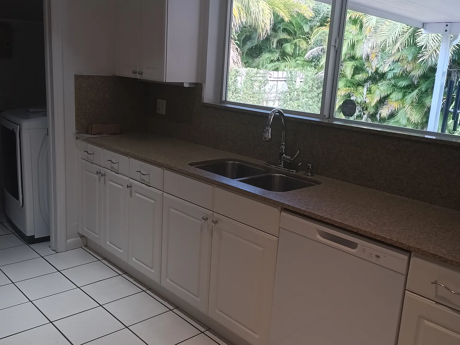 3 bed, 1600 sqft, $3,900 — Photo 2