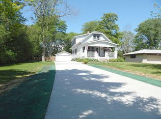 8143 N Port Washington Rd, Fox Point, WI 53217