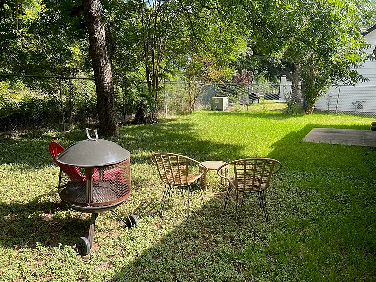 1114 Desirable Dr — Photo 35