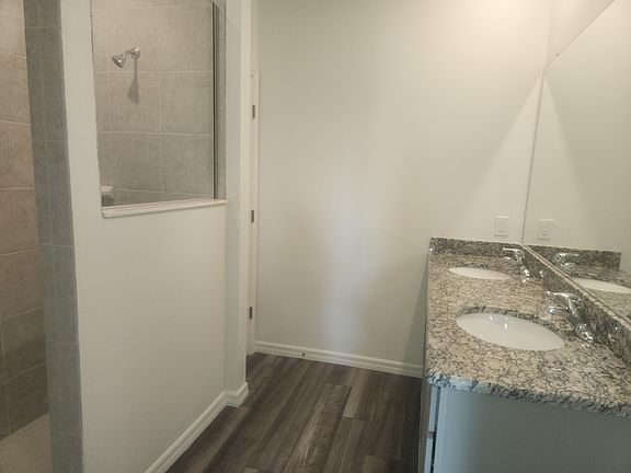 5th image of 466 Coral Ave SE