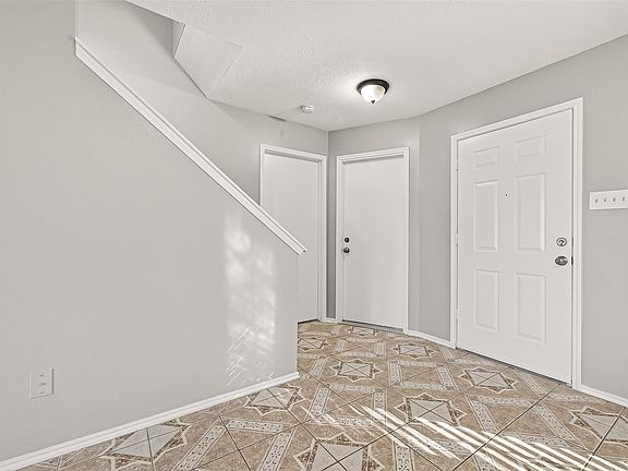 4th image of 7410 Bahia Ln