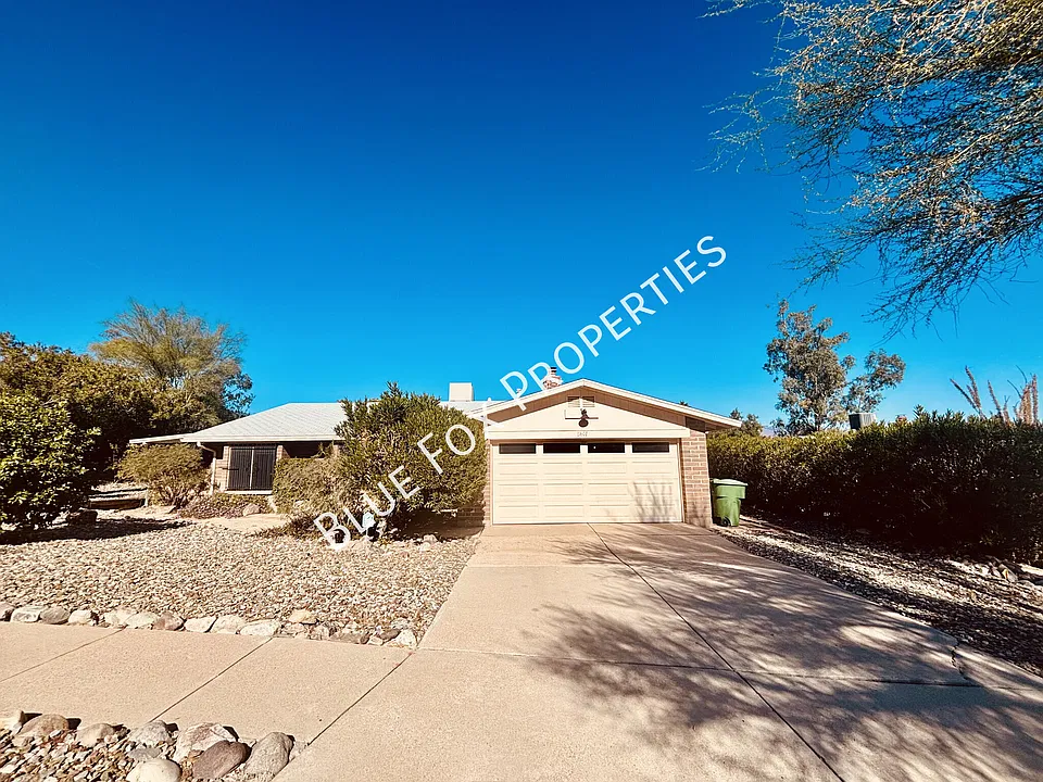 8401 E Stella Rd