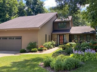 728 Pleasant Oak Dr, Oregon, WI 53575