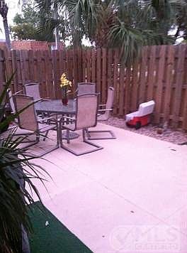 4th image of 4061 Sandlewood Ln APT 4