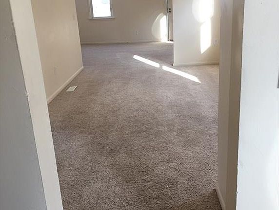5th image of 4571 Sackett Ave