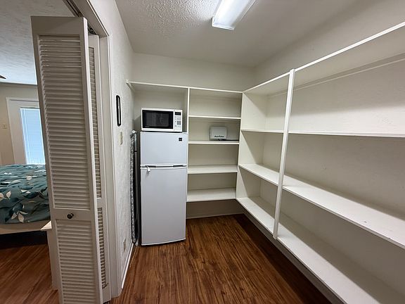 4th image of 2206 Winchester Dr #D