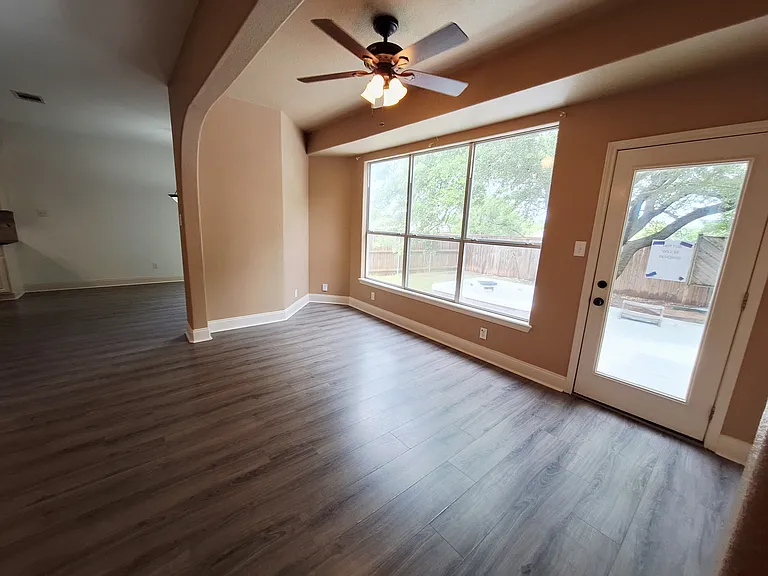 2122 Wheaton Trl — Photo 12