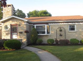 1455 Hawthorne Ave, Two Rivers, WI 54241