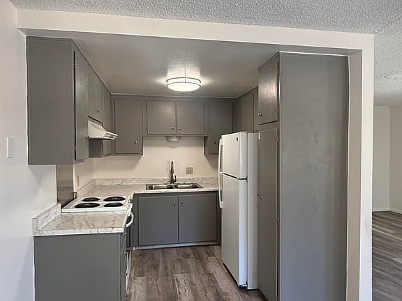 3rd image of 21301 Lake Shore Dr APT 8