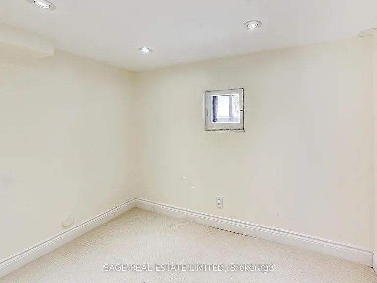 46 Alberta Ave — Photo 39