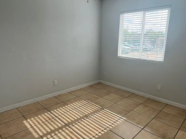 1636 W Garfield St #11 — Photo 6