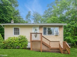 3 Adelphi Trl, Hopatcong, NJ 07843