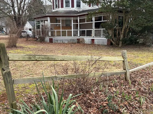 24346 Maxwell St, Parksley, VA 23421